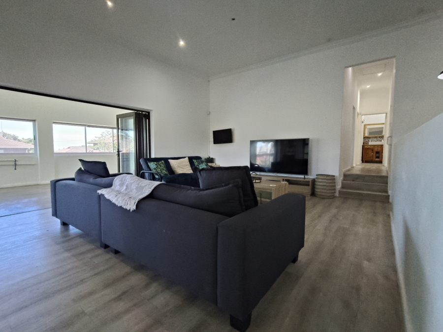4 Bedroom Property for Sale in C Place Eastern Cape